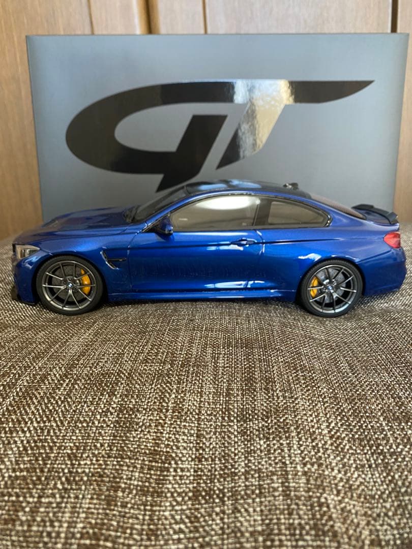 限定出品　BMWM4CS GT SPIRIT 1/18 ミニカー