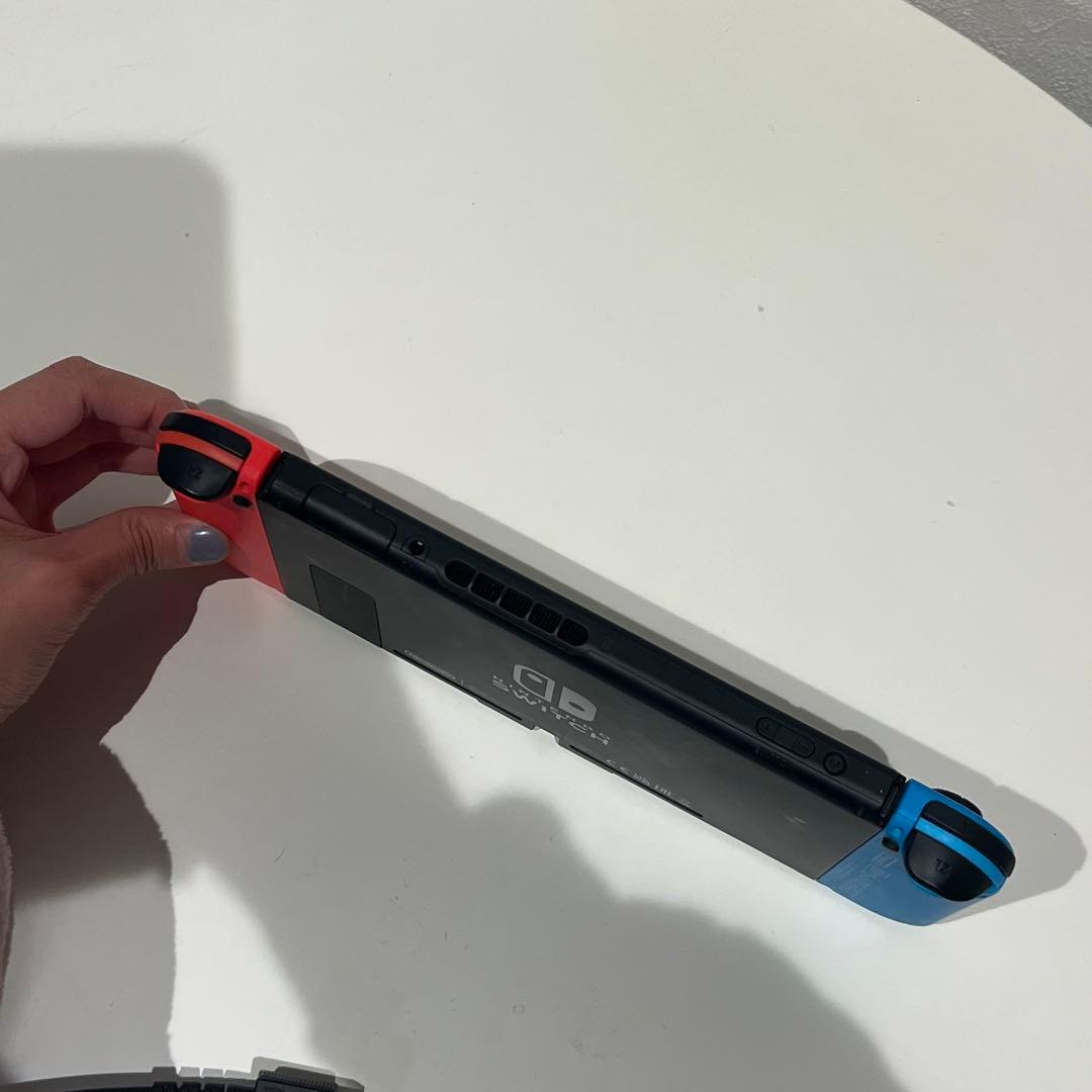 【美品】Nintendo Switch 本体+ドック+ジョイコン+各種ケーブル