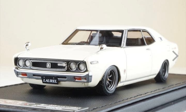 イグニッションモデル　1/43 NISSAN ローレル