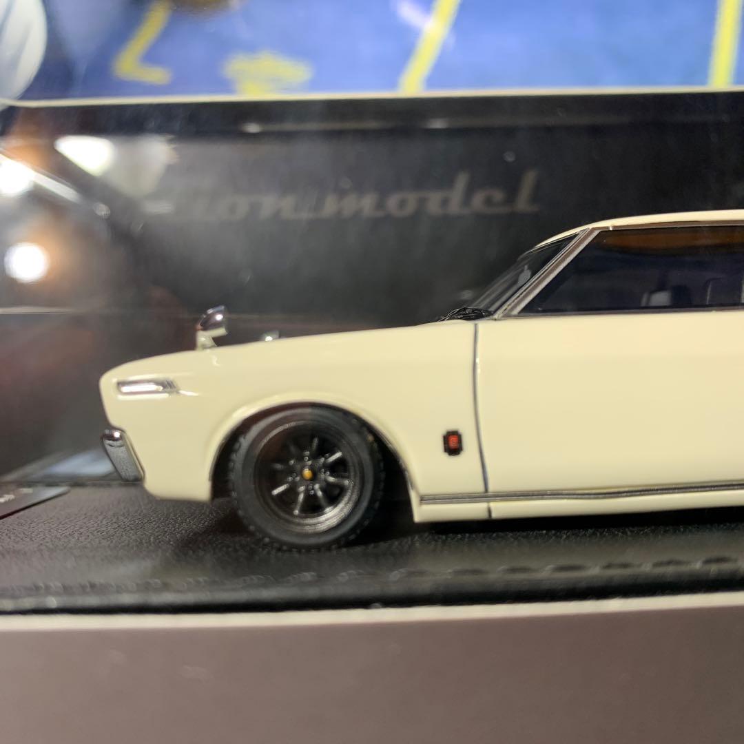 イグニッションモデル　1/43 NISSAN ローレル