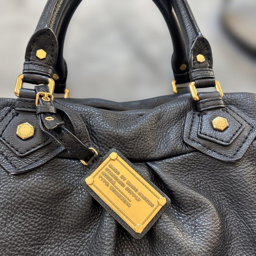 マークバイマークジェイコブス　黒 レザー ショルダーバッグ ゴールド金具