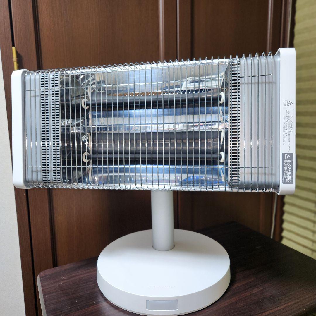 ダイキン セラムヒート ERFT11XS-W 遠赤外線暖房機 電気ストーブ
