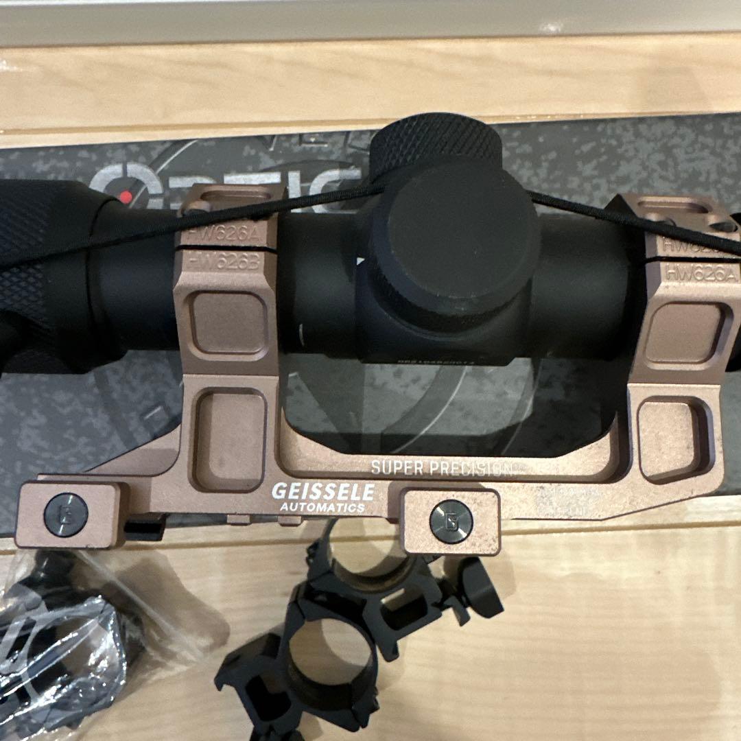 VectorOptics FORESTER JR. ガイズリーマウント付き