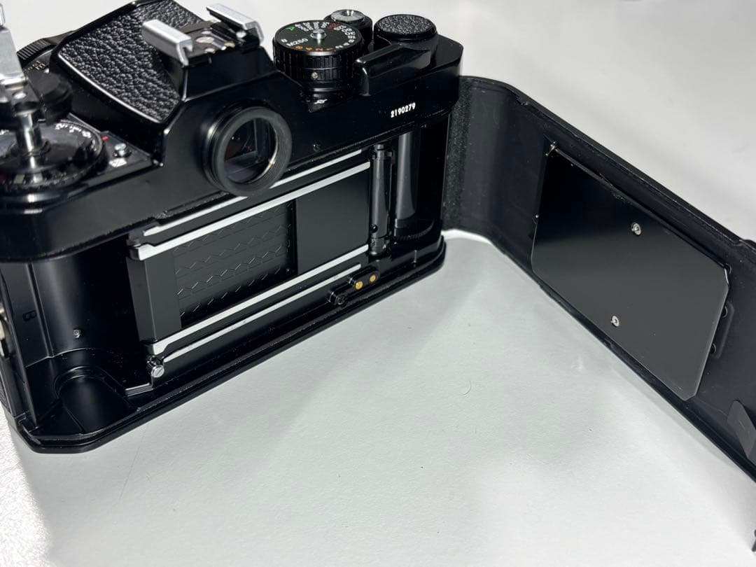 モルト交換済】Nikon FE2 ブラック フィルム一眼レフカメラ