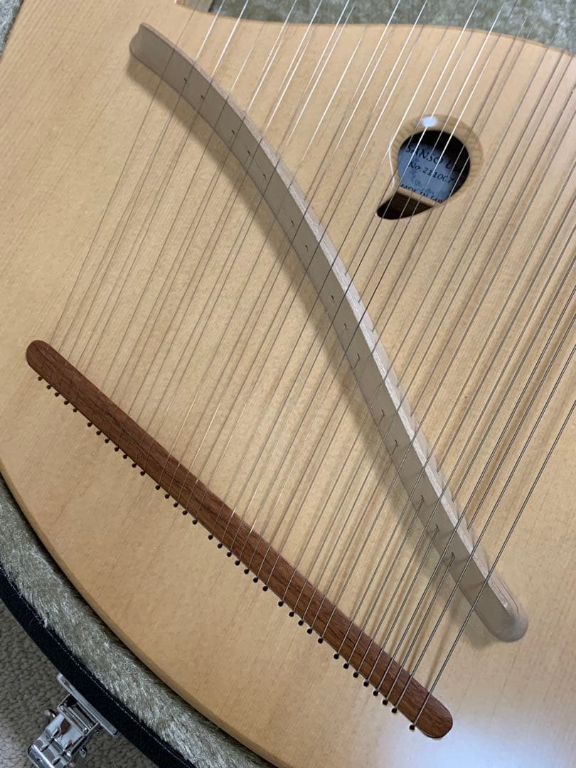 三創楽器 SANSO ライアーⅡ　(スプルース)　３７弦　塗装『つやあり』タイプ