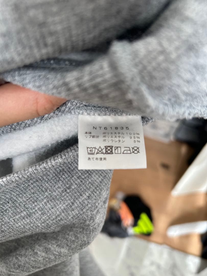 ノースフェイス フード付きパーカー