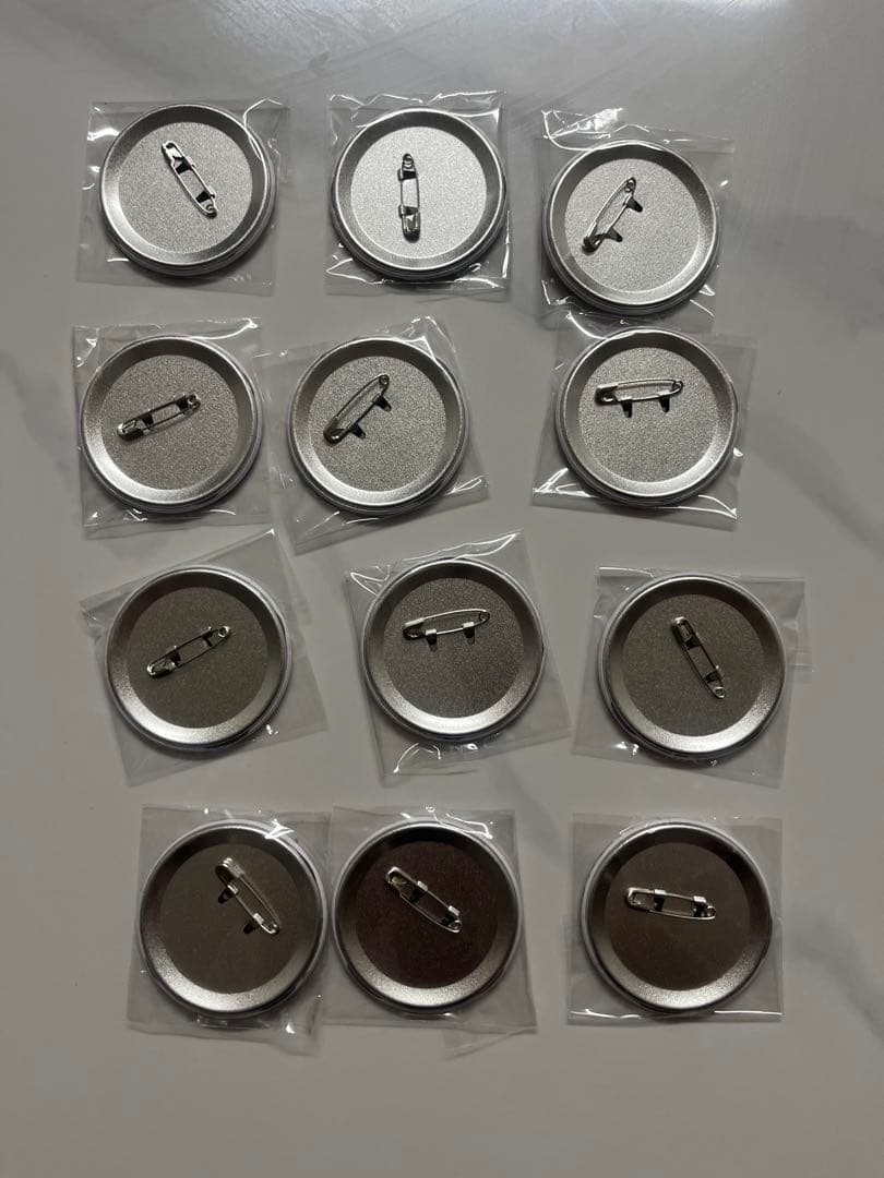 に*こ様 聖闘士星矢　黄金聖闘士　58mm缶バッジ　ホルグラム　12宮 セントセ