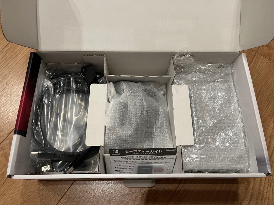 Nintendo Switch 本体　スタンド、SDカード付属