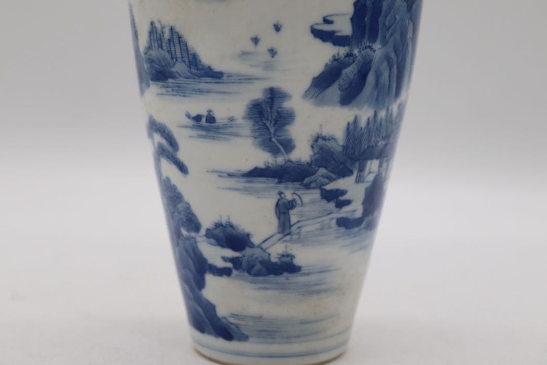 中国　染付　山水人物紋瓶　大清康熙年製銘　送料込み250814