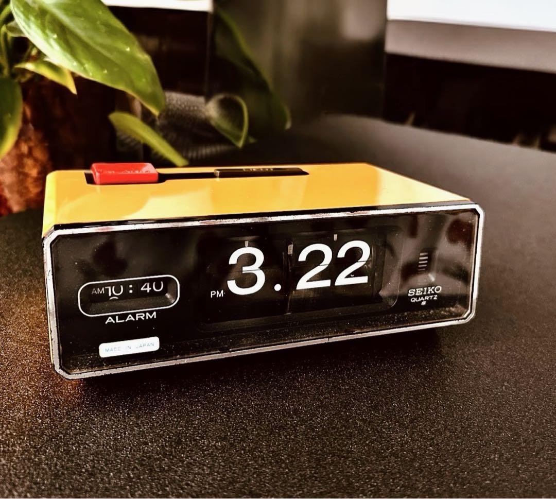 SEIKOパタパタ目覚まし時計 サービス付き　乾電池式オレンジ昭和レトロ SEIKOパタパタ目覚まし時計 サービス付き 乾電池式オレンジ昭和レトロ