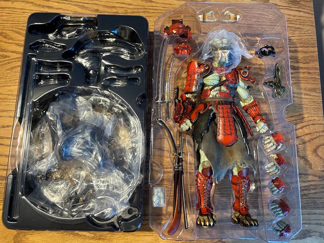 ホットトイズ 赤鬼サムライ・プレデター（竹谷 隆之 ｘ 鬼木 祐二） 1/6