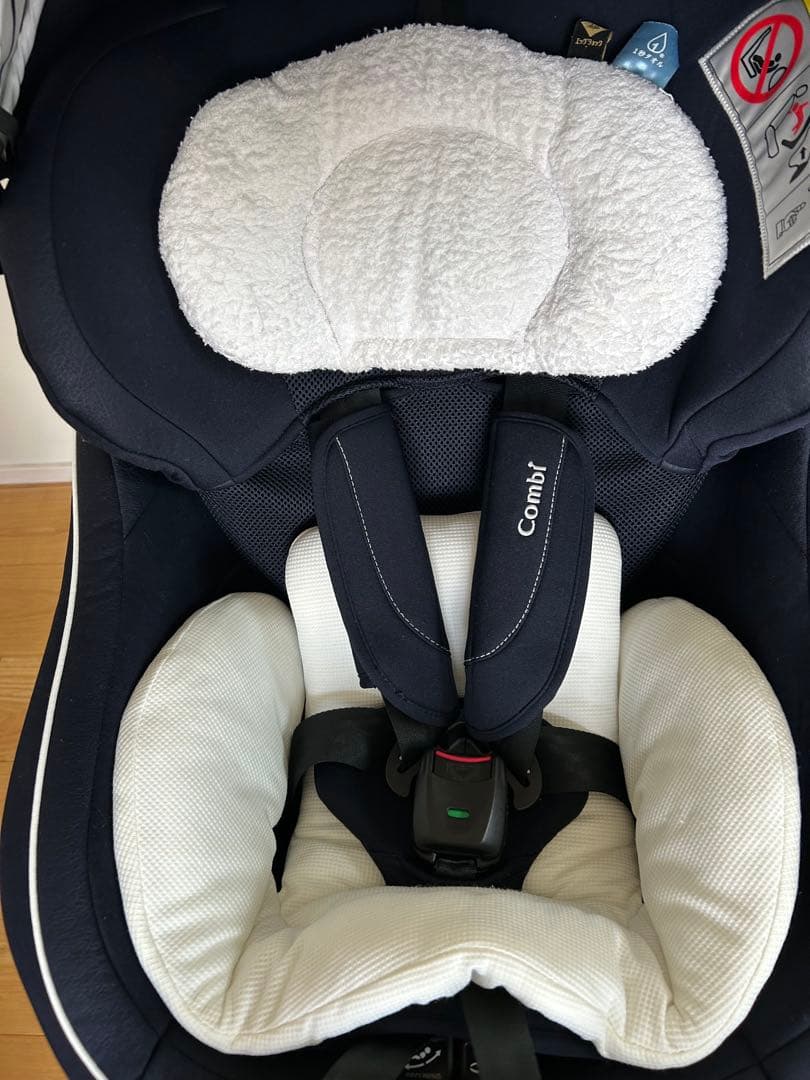 Combi 車用チャイルドシート ネイビー