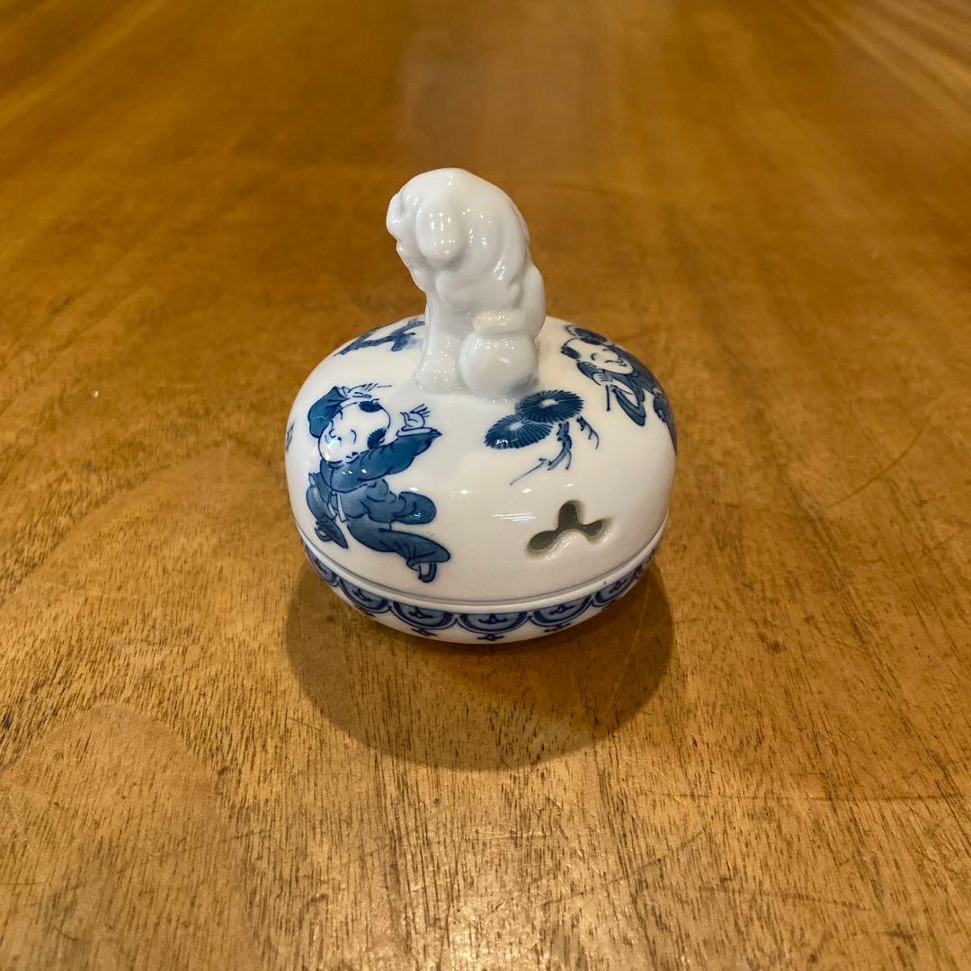 三河内焼　平戸紅山作　透かし彫り水晶獅子香合