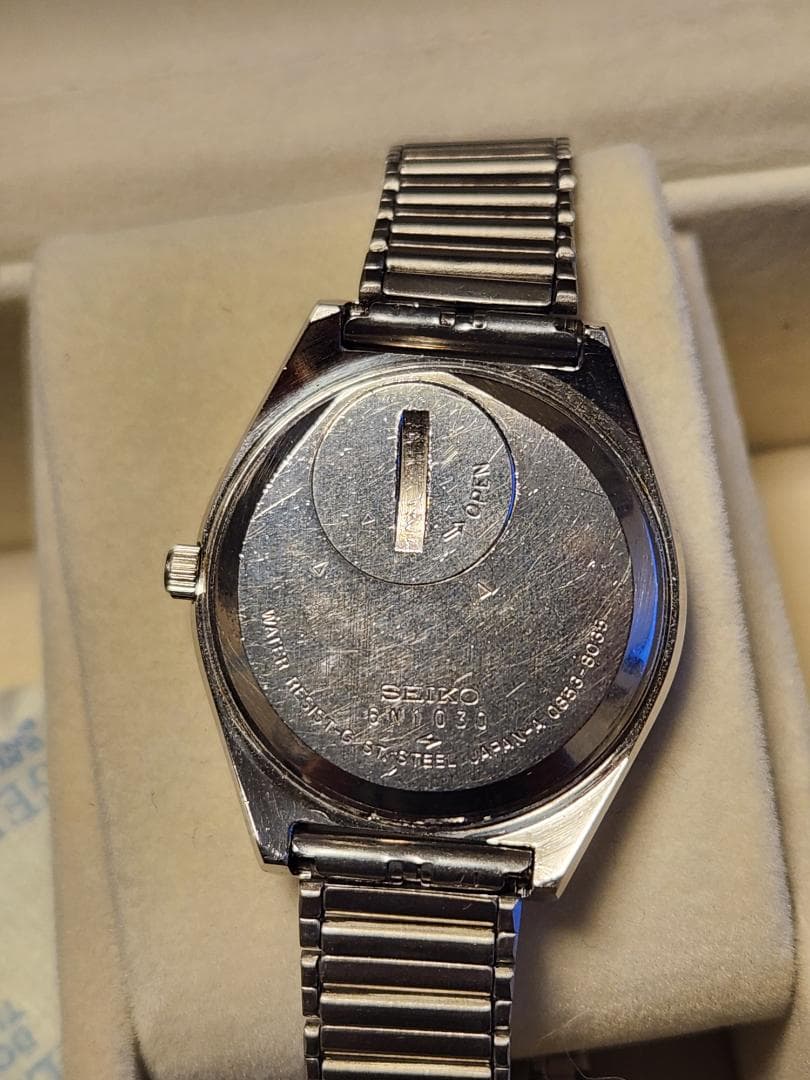 SEIKOキングクォーツ　絹目格子文字盤　0853-8035　1976製　可動品