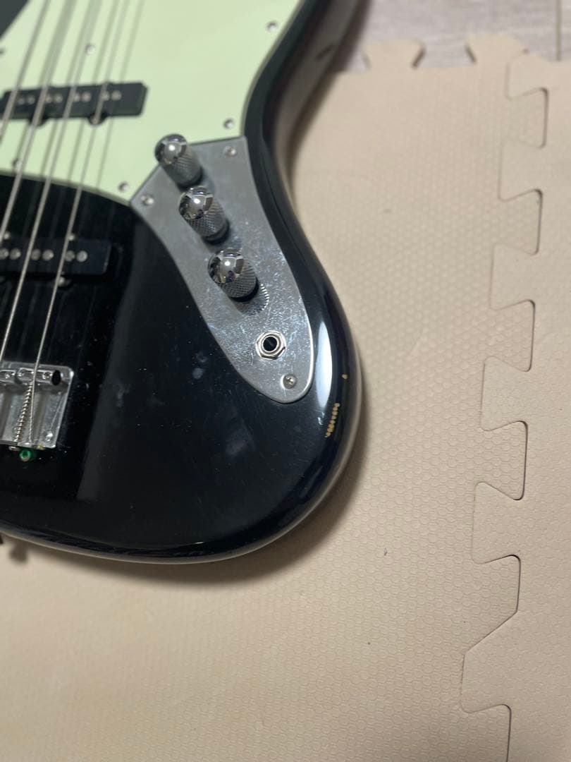 フェルナンデス ブラックジャズベース(ノーマルピックガード付き)