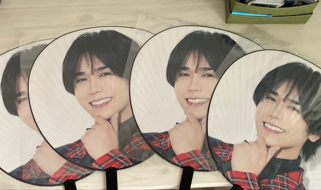 MeseMoa. めせもあ 白服 うちわ 団扇