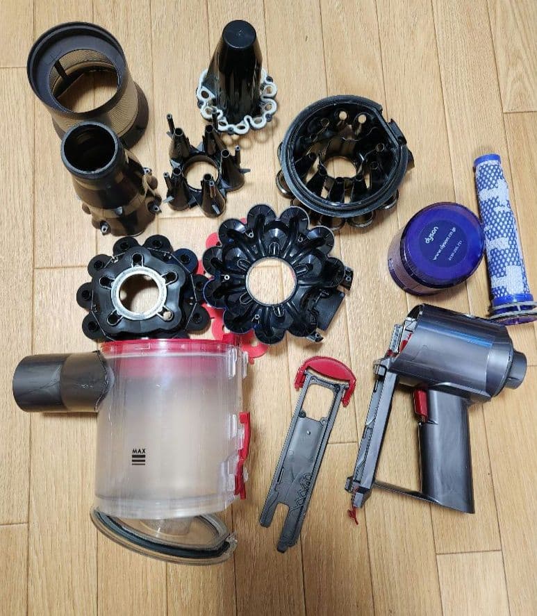 ダイソン Dyson V8 SV10K スティッククリーナー 本体 分解洗浄済