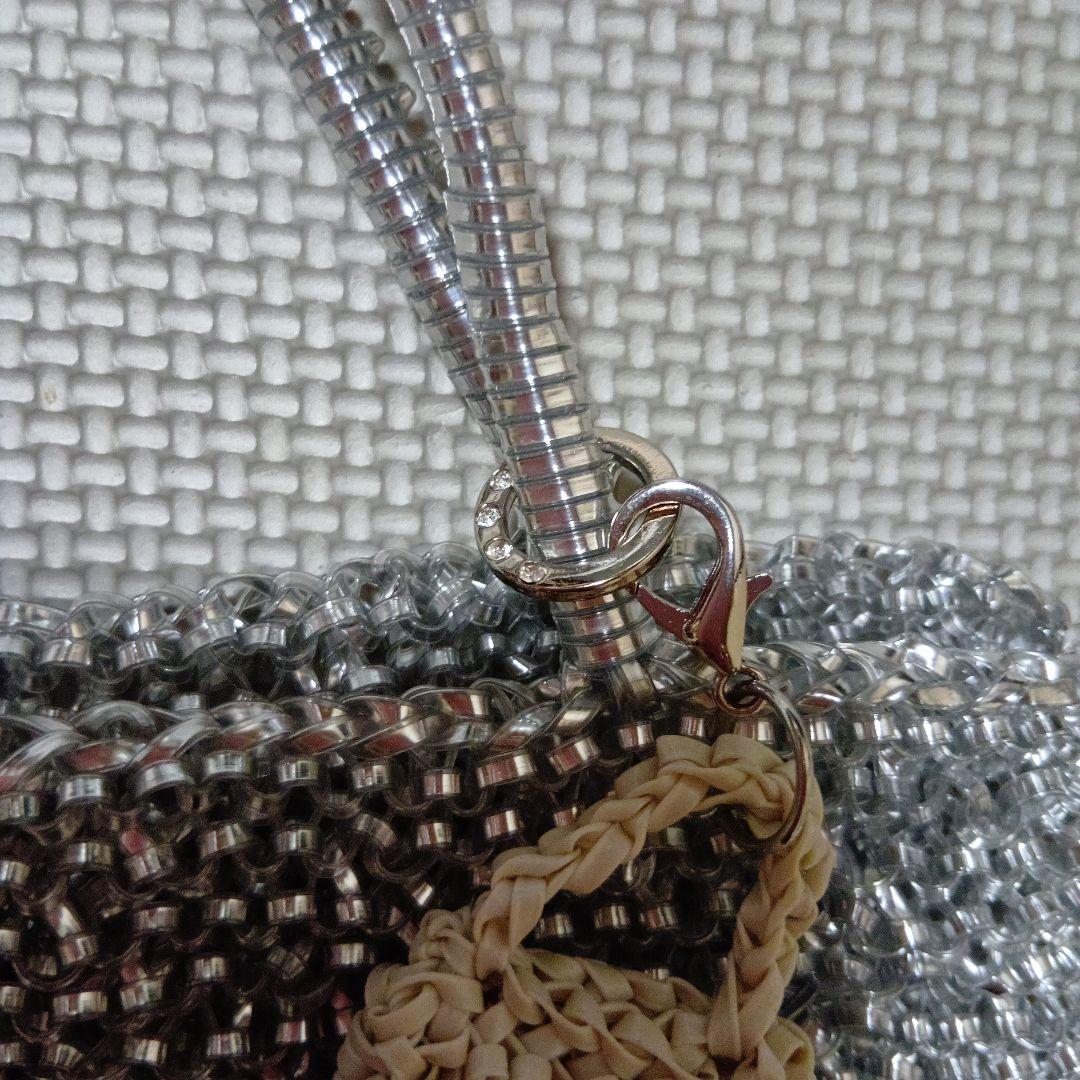 アンテプリマ ピンクのバックと アンテプリマ風 シルバーのバックの2点です。