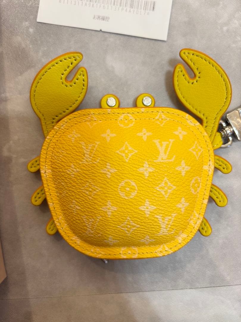 mina様未使用に近いルイヴィトン　バッグチャーム・AirPodsケース　LV