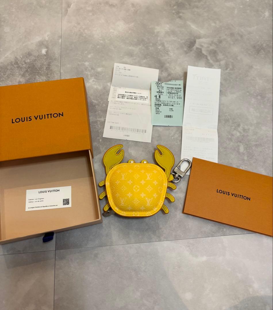 mina様未使用に近いルイヴィトン　バッグチャーム・AirPodsケース　LV