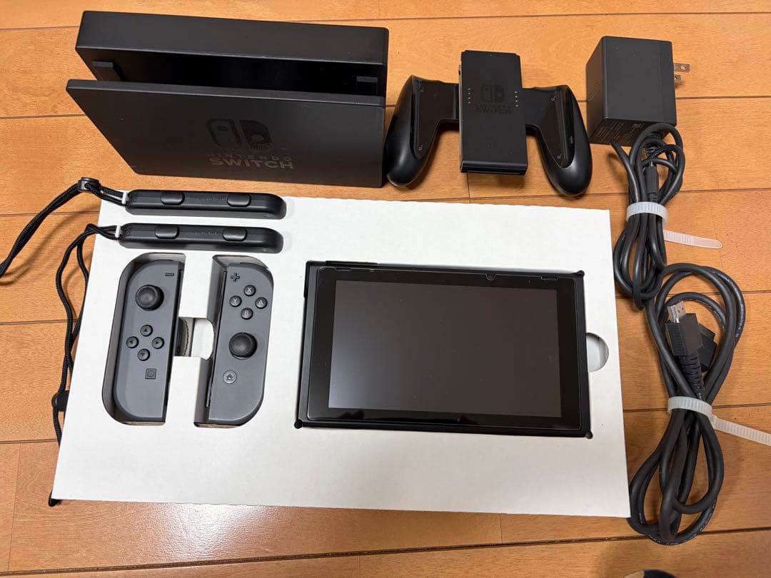 ニンテンドーSwitch本体・PROコントローラー・ゲームソフト6本セット売り