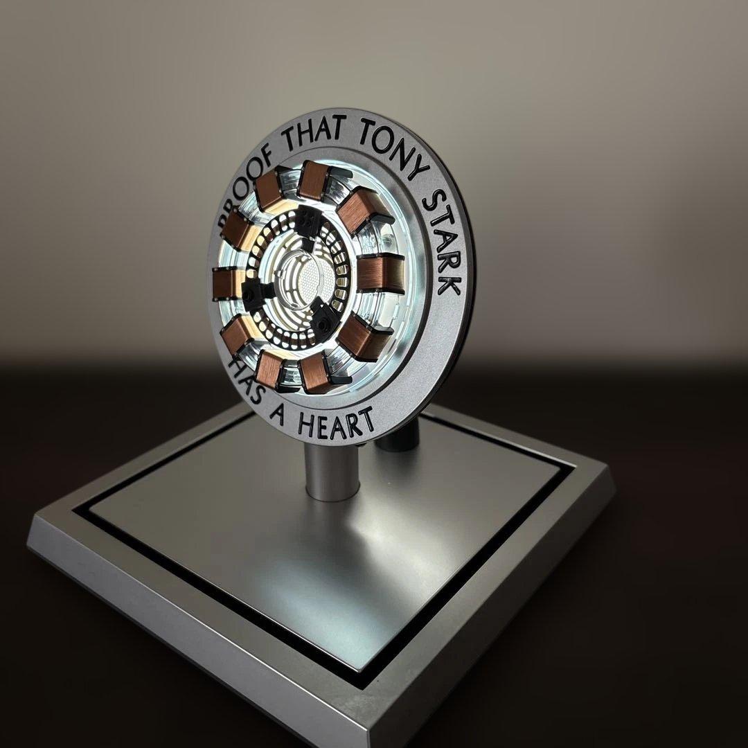 ホットトイズ アイアンマン アークリアクター LED付き トニー