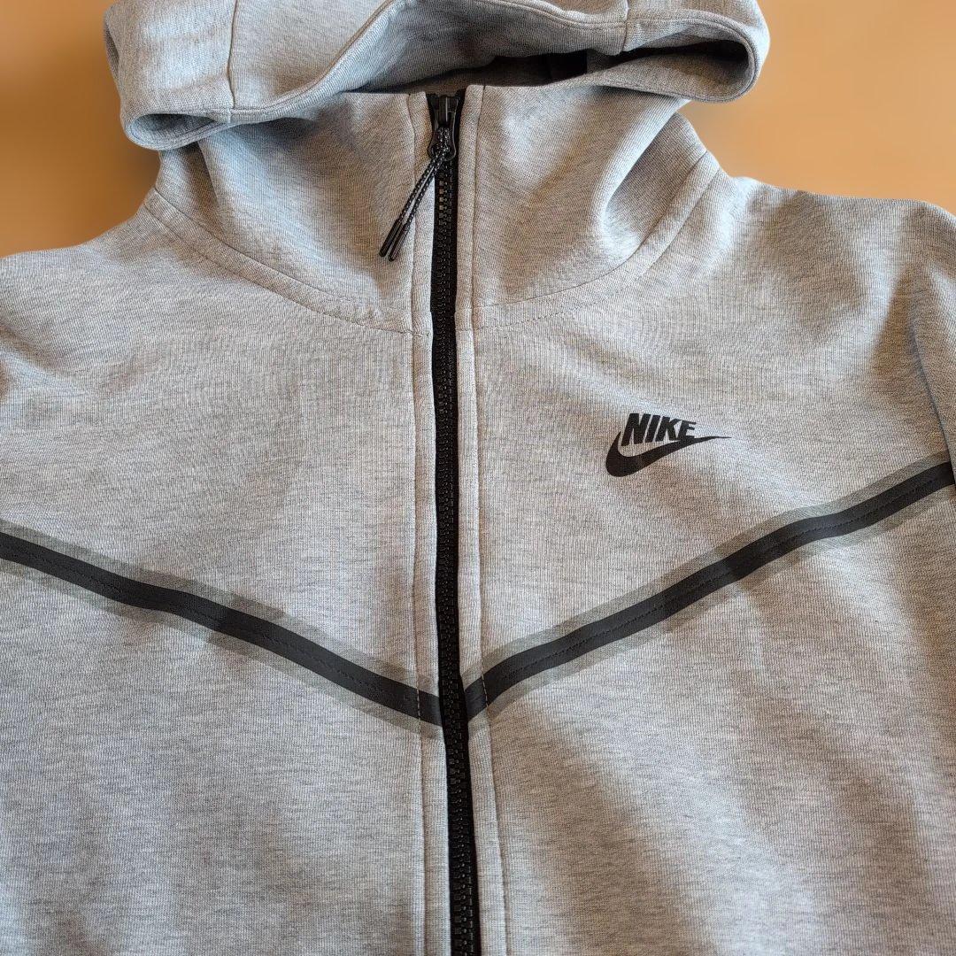 NIKE　テックフリース グパーカー ジッパー付き