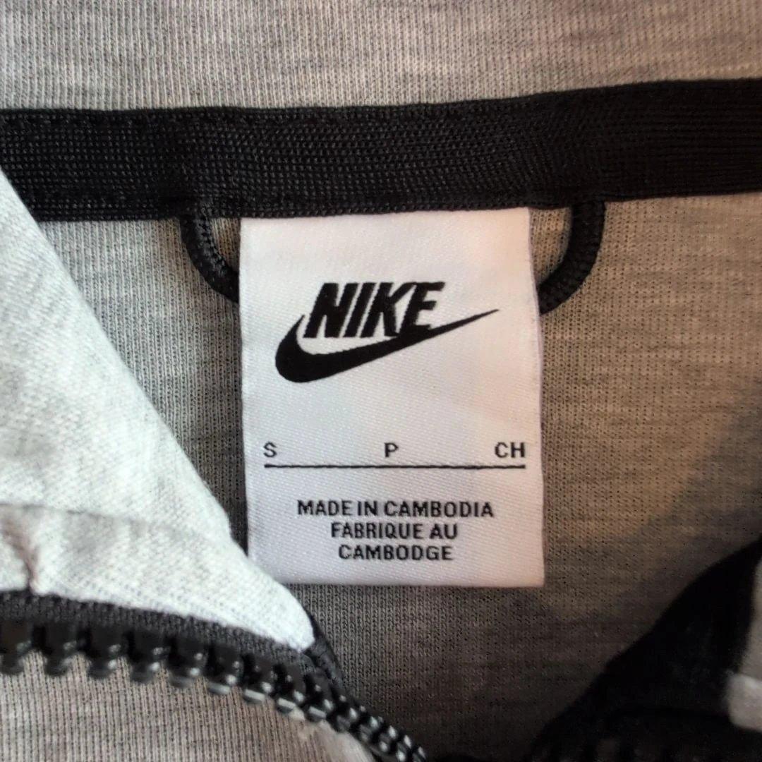 NIKE　テックフリース グパーカー ジッパー付き