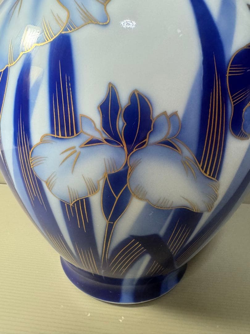 2318 有田焼 深川製磁 金彩 菖蒲文 あやめ文 花瓶 未使用 - メルカリ