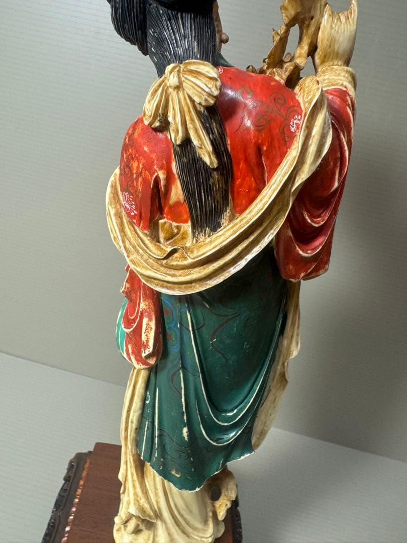 2104古美術品 細密彫刻女性像 置物 細密細工 骨董