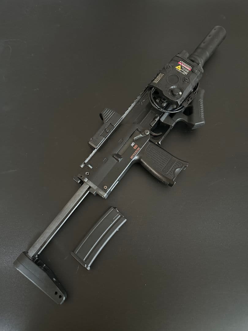 【値下げ】商品名 東京マルイ MP7A1 カスタムLIPOバッテリー付き