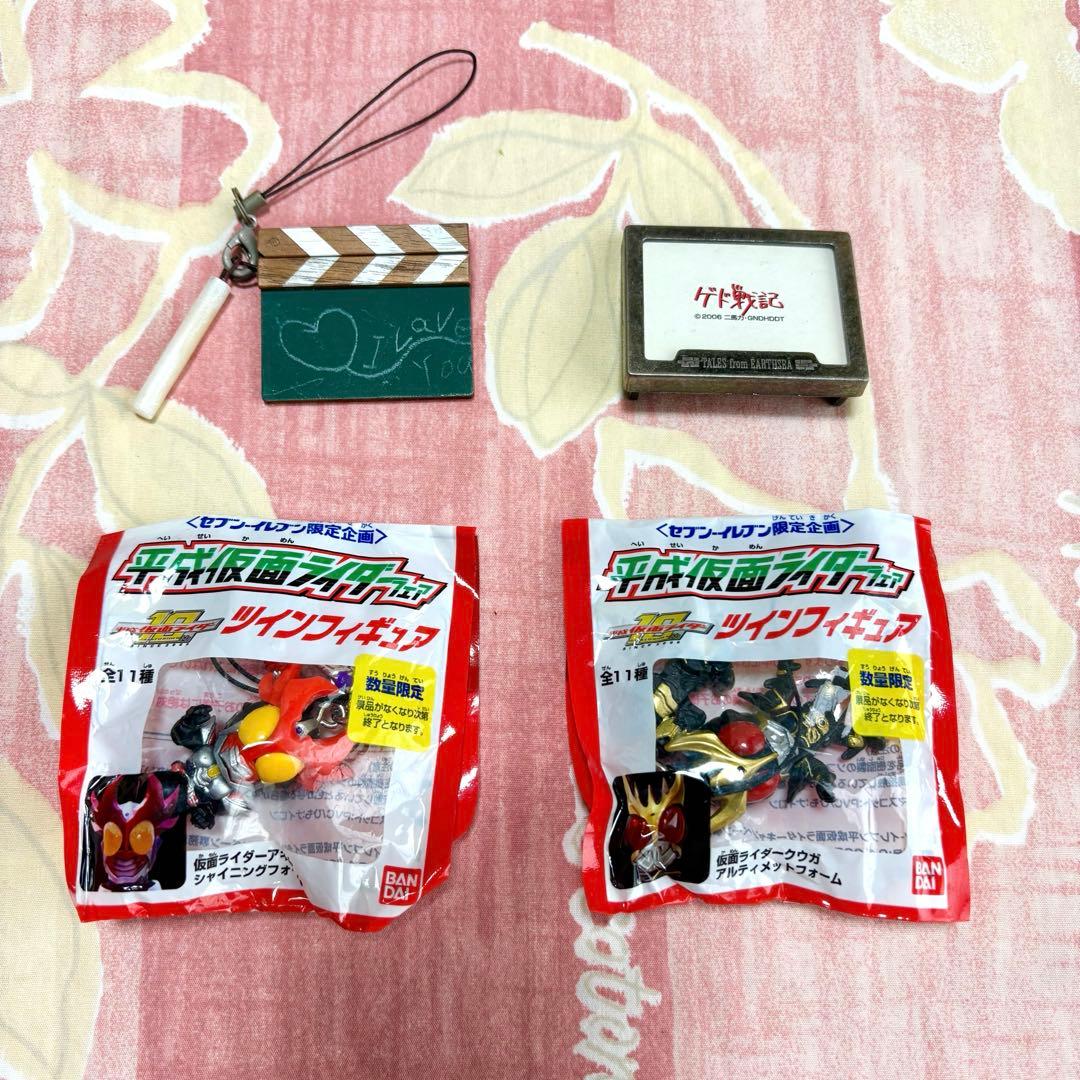 4点【平成仮面ライダー】【ジブリ額縁ミニミニ写真立て】【黒板カチンコストラップ】