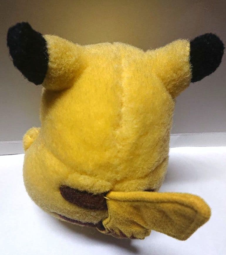 ポケモン　ピカチュウ　初期　トミー　TOMY　ぬいぐるみ　おやすみ　ねている