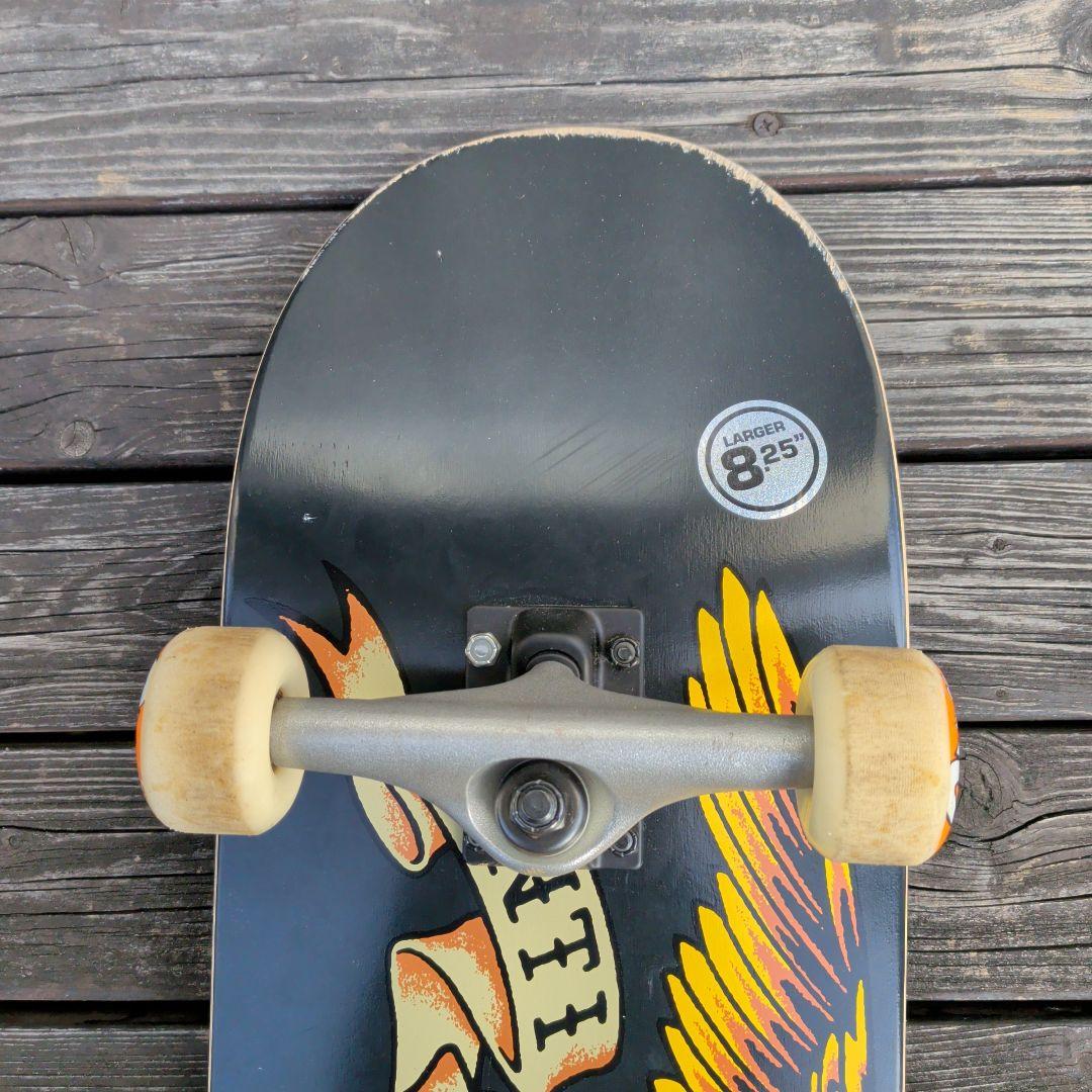 アンチヒーロー 8.25インチ コンプリートスケートボード