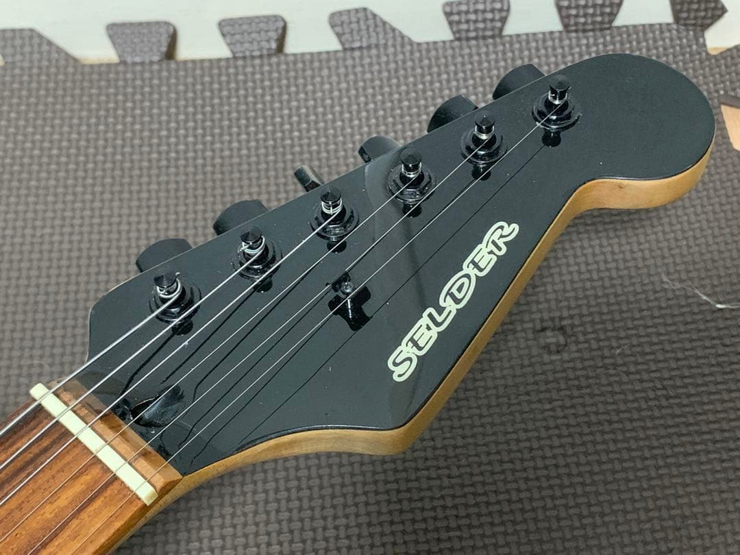 SELDER セルダー ストラトキャスター タイプ エレキギター 黒 緑 igb