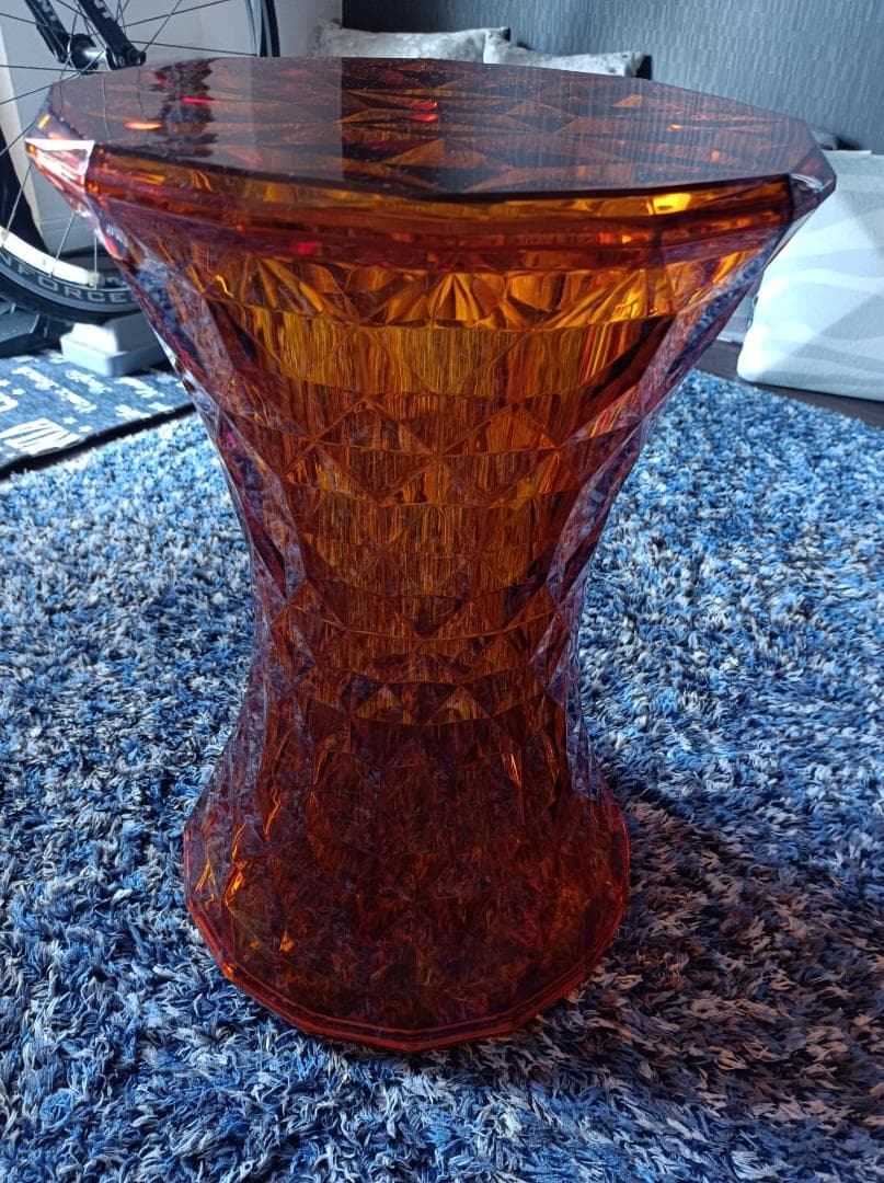 正規品カルテルスツールアンバー