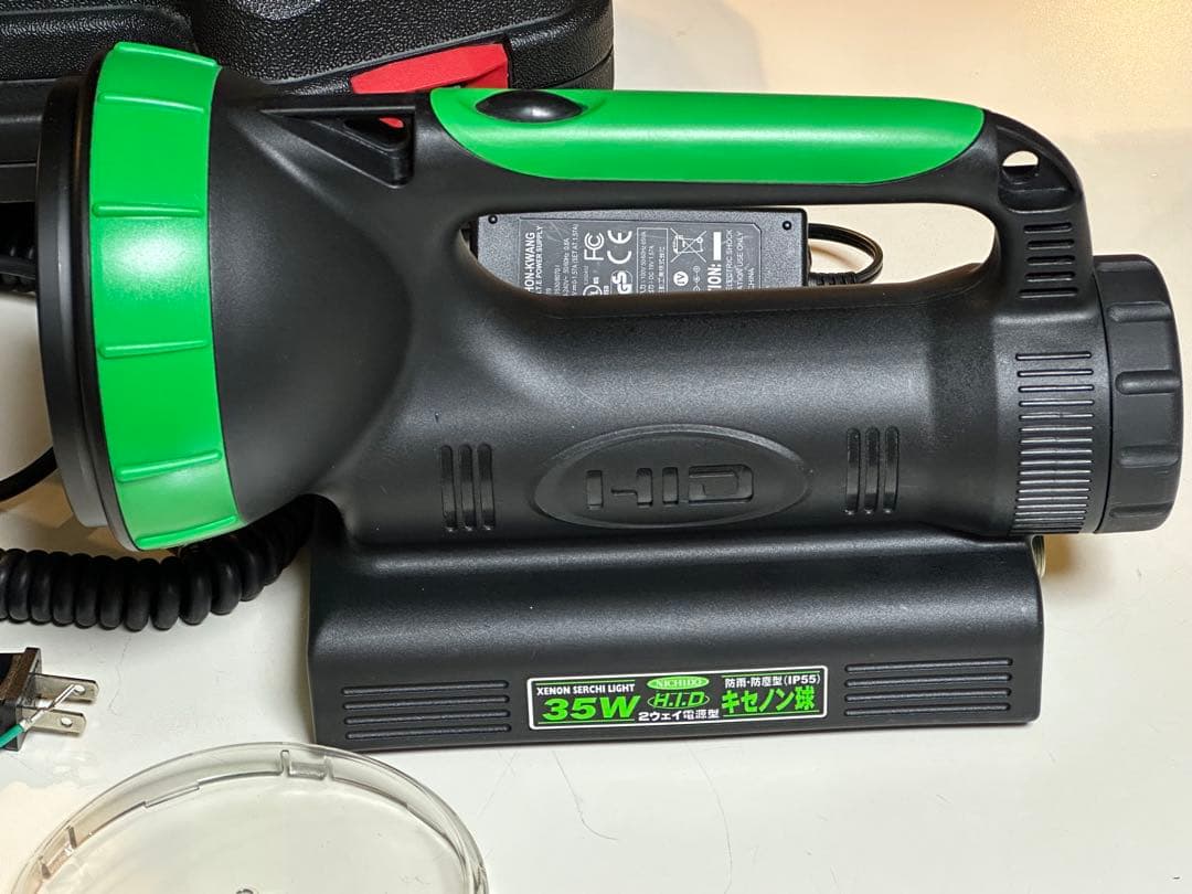 日動工業／キセノンHIDサーチライト／予備バッテリー付属 美品 日動