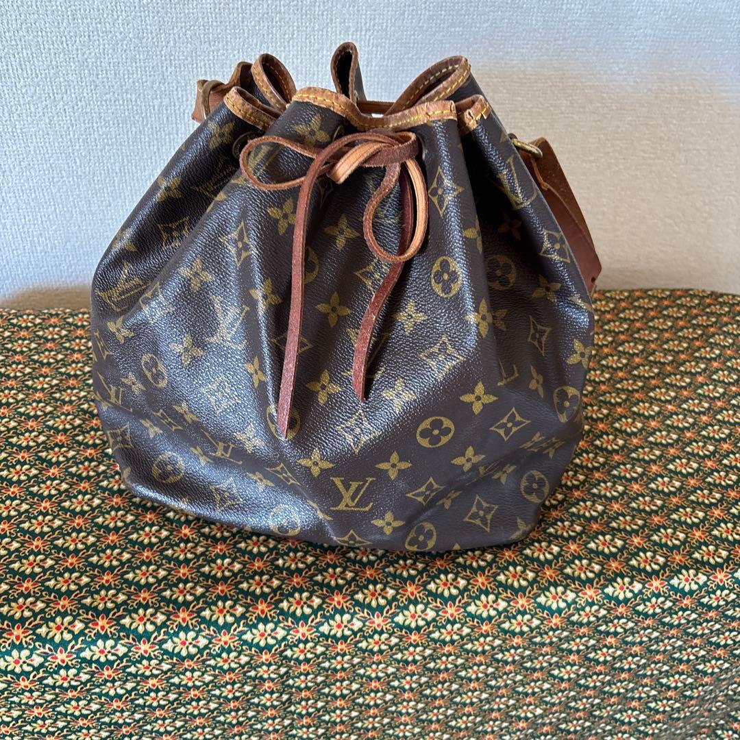 ルイ・ヴィトン　LOUIS VUITTON モノグラムショルダーバッグ　巾着