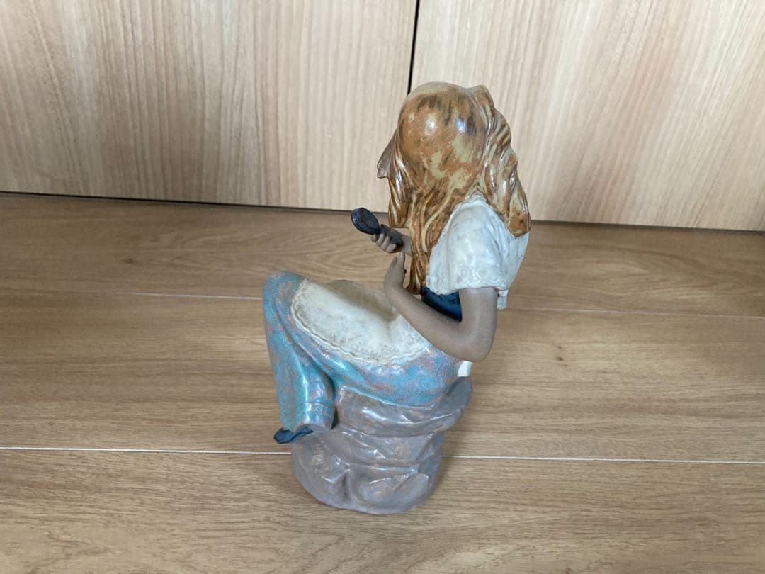 リヤドロ 陶器製少女像 青色と白色