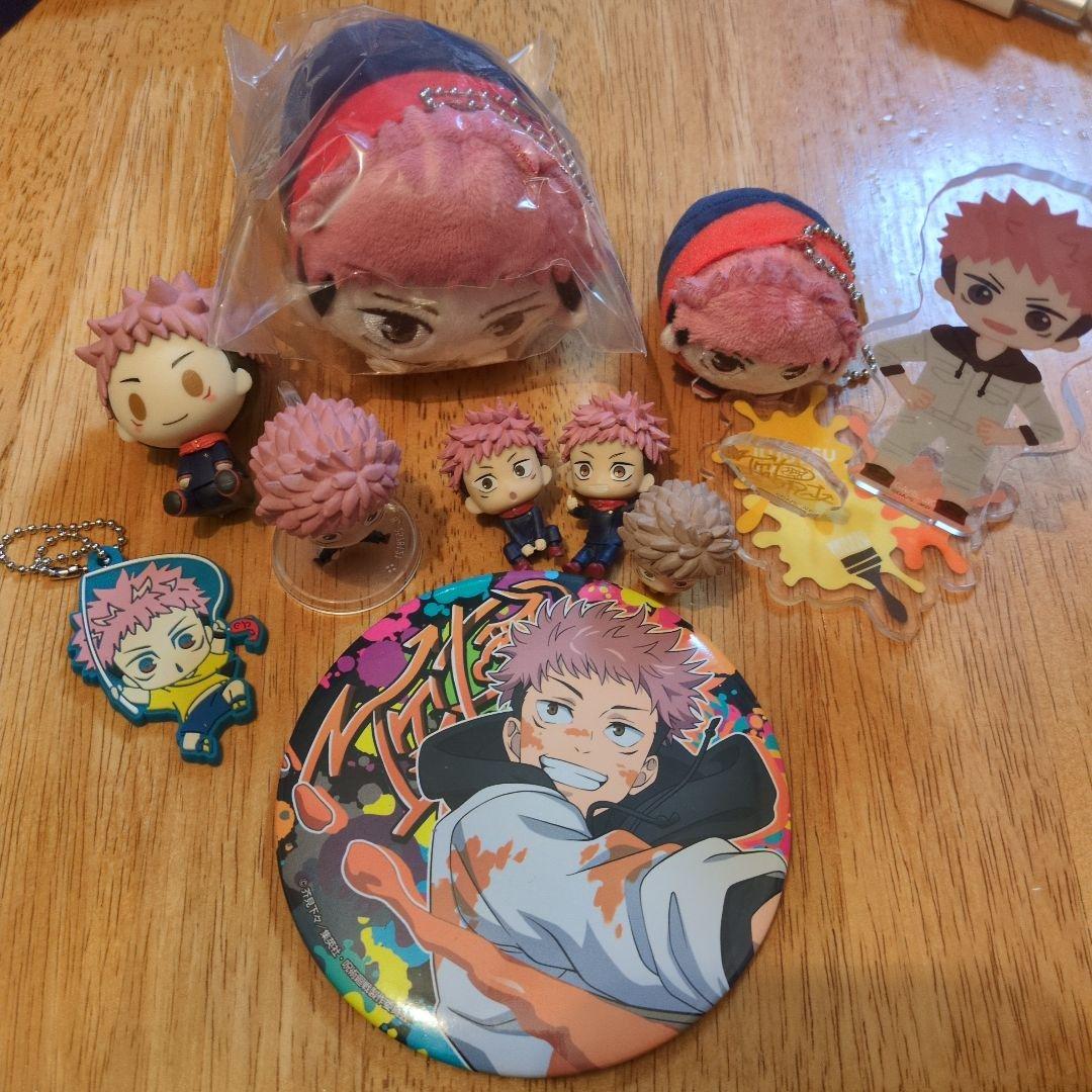 虎杖悠仁 まとめ売り1～3枚目アクスタ、フィギュア4枚目 カード類