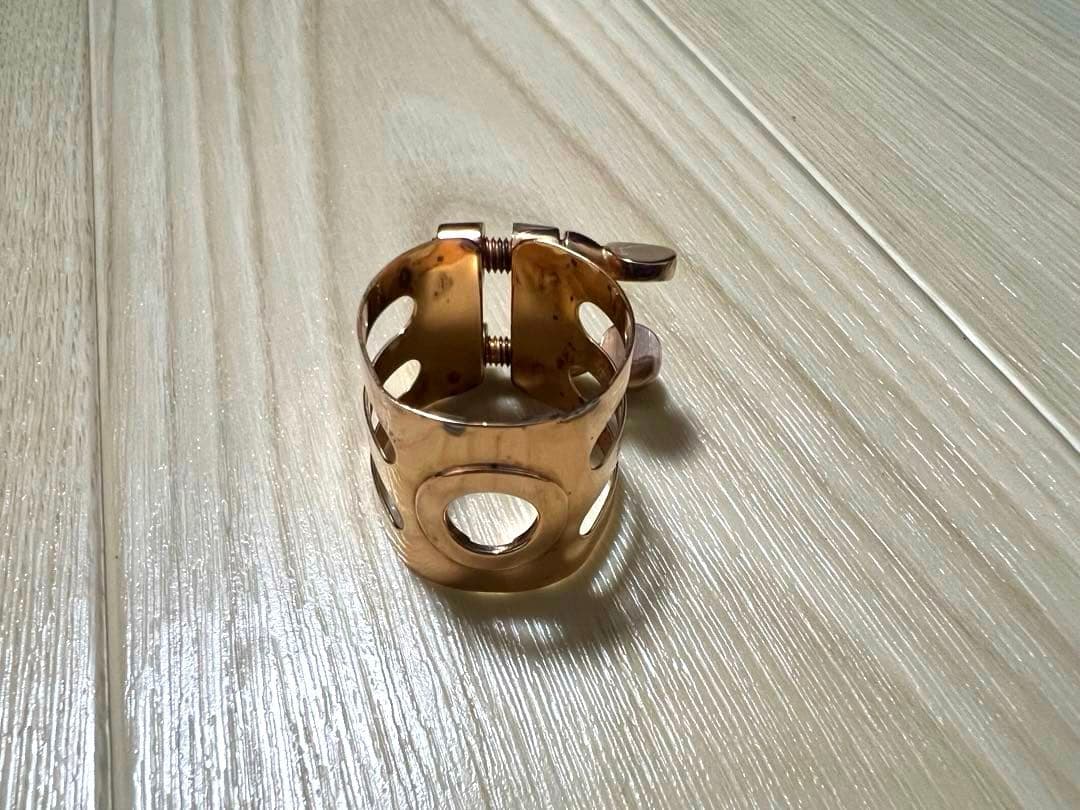 B♭クラリネットリガチャー ウッドストーンピンクゴールドケース付き