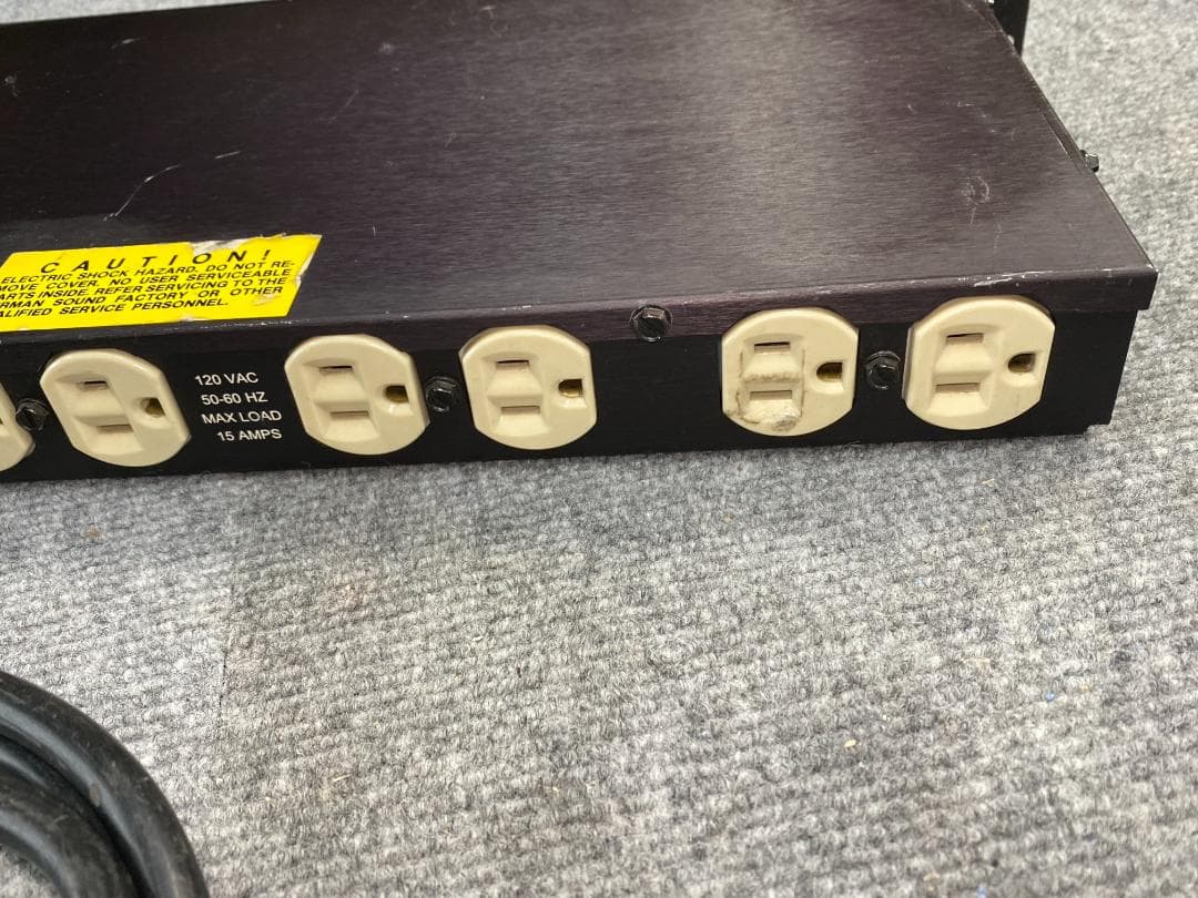 FURMAN AR-1215J 電源ディストリビューター