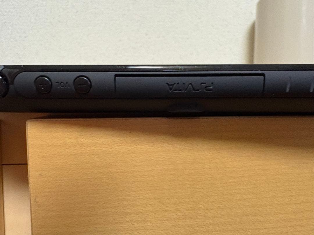 PlayStation®Vita（PCH-2000シリーズ） Wi-Fiモデル…