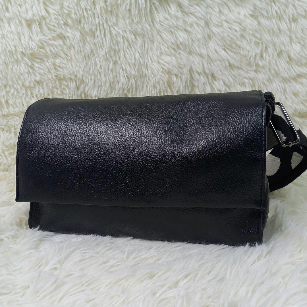 【美品】イアパピヨネ 柄ワイドテープショルダーバッグ ダルメシアン ブラック 黒