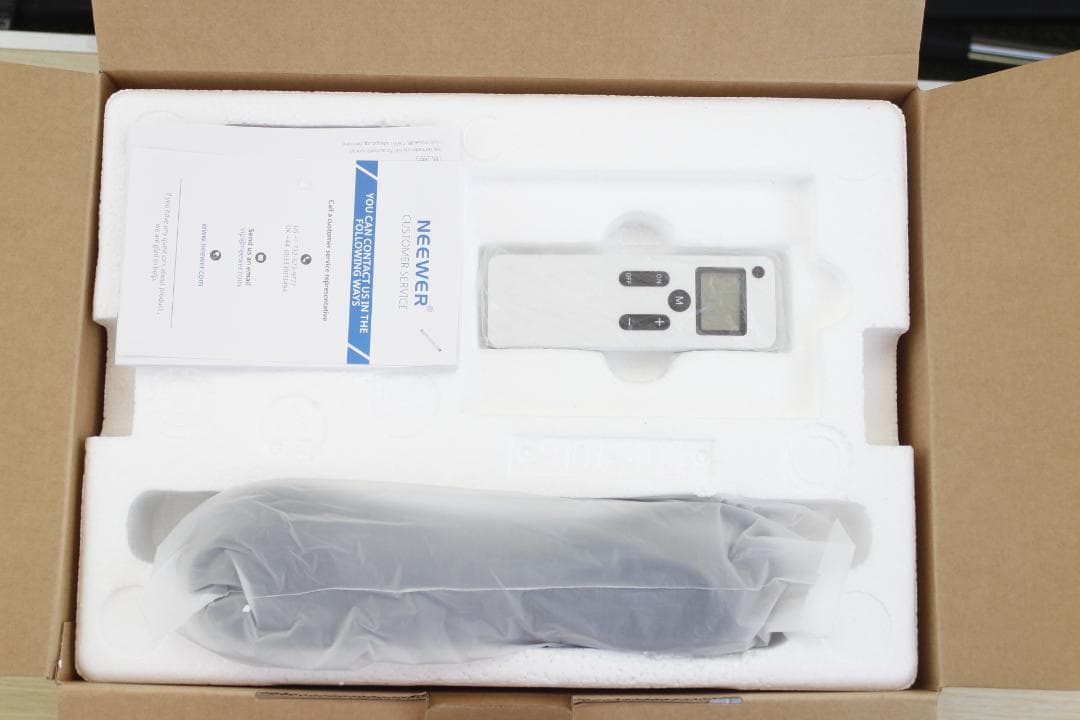 M-TN 2211] NeewerのLEDスタジオライトセット