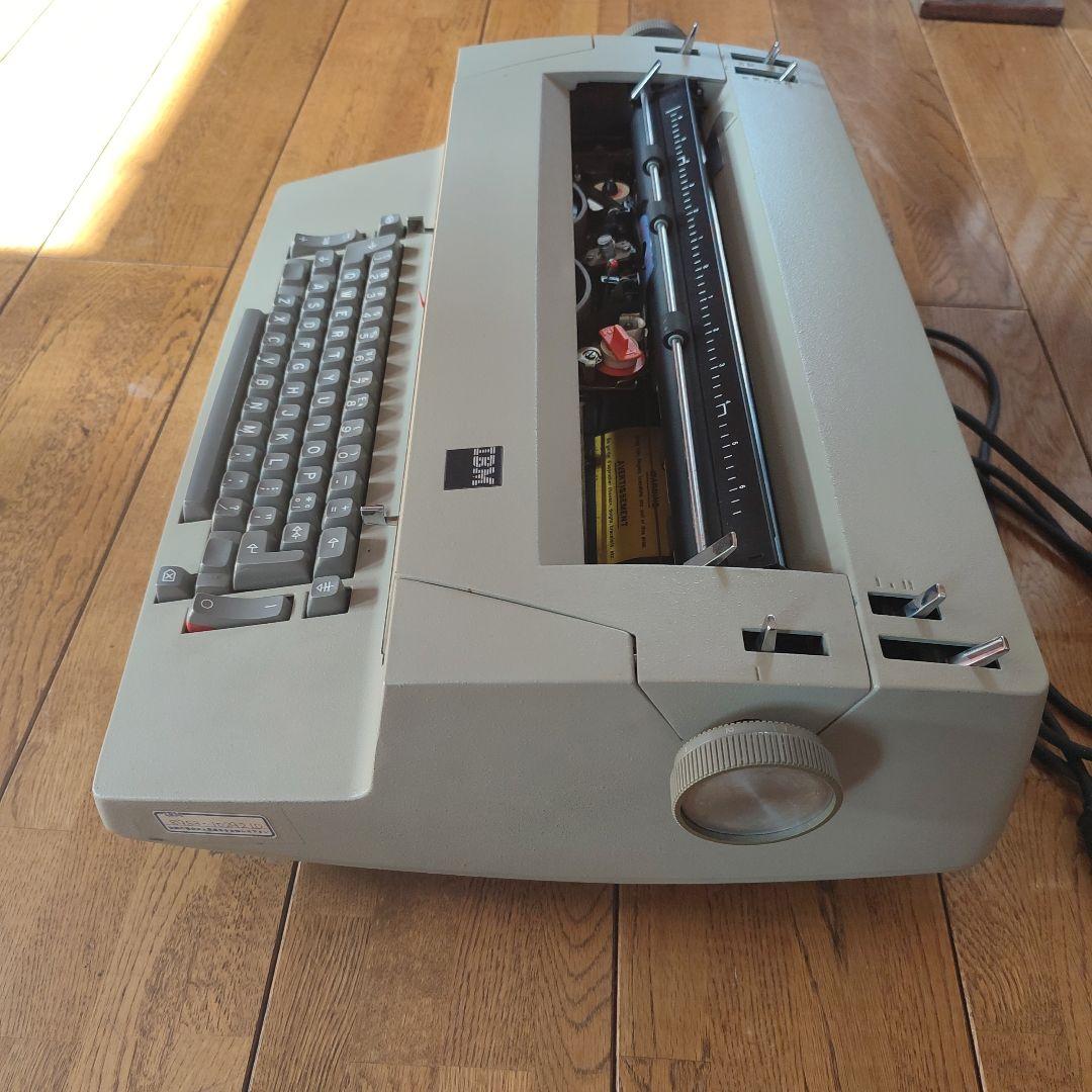 IBM 電動タイプライター 82C( ジャンク)