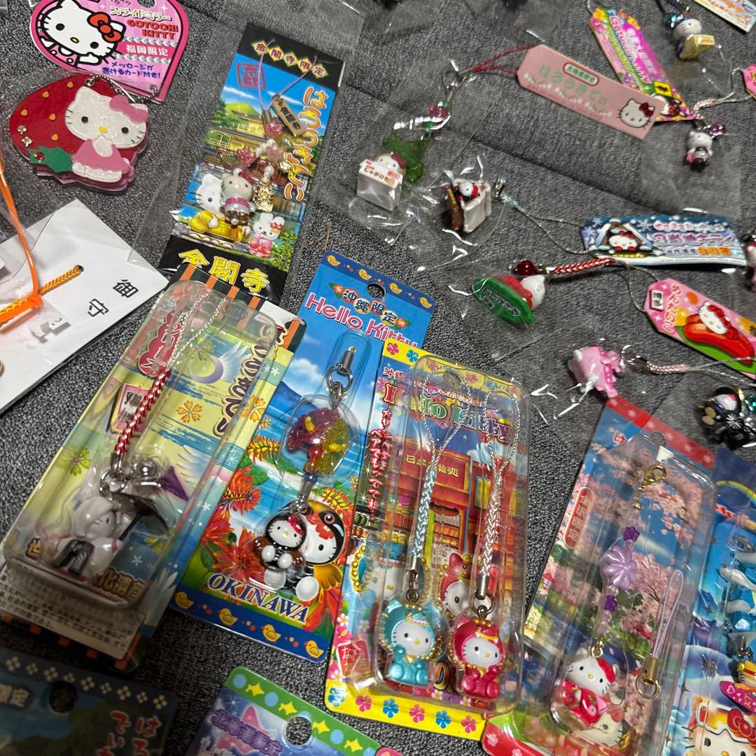 大量♡ハローキティご当地根付ストラップ　ファスナーストラップなど　まとめて60個
