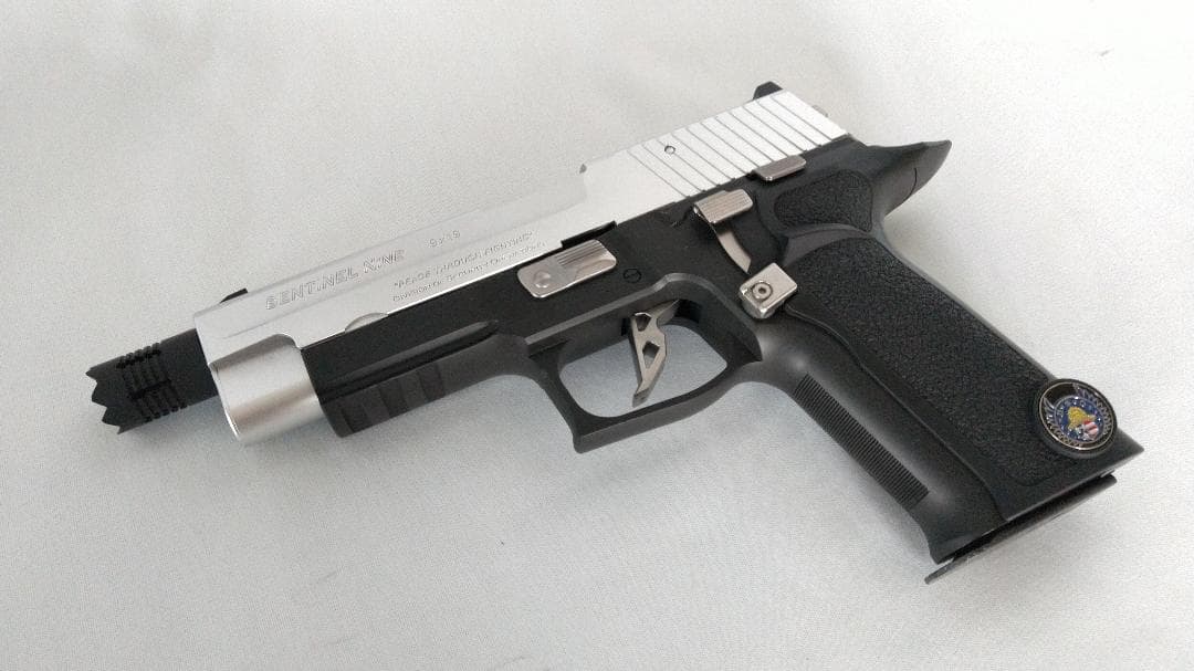 美品】東京マルイ バイオハザード センチネルナイン ストライクガン