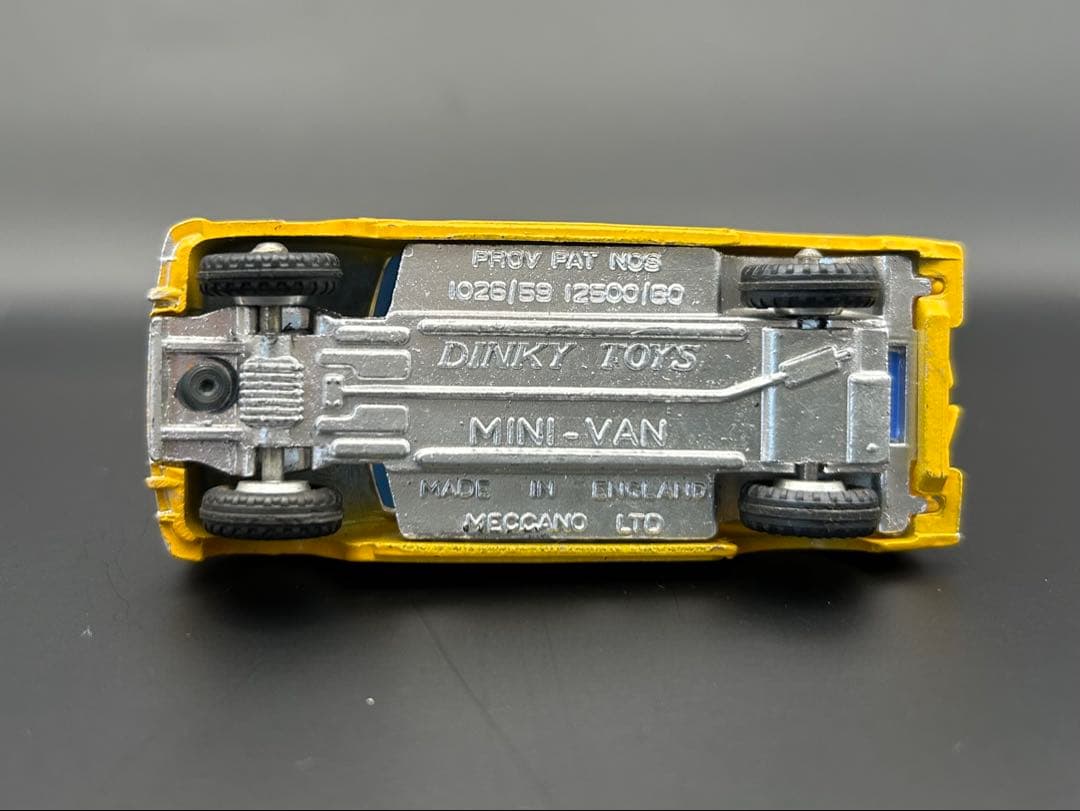 DINKY TOYS A.A. MINI VAN 274 ロードサービスミニバン