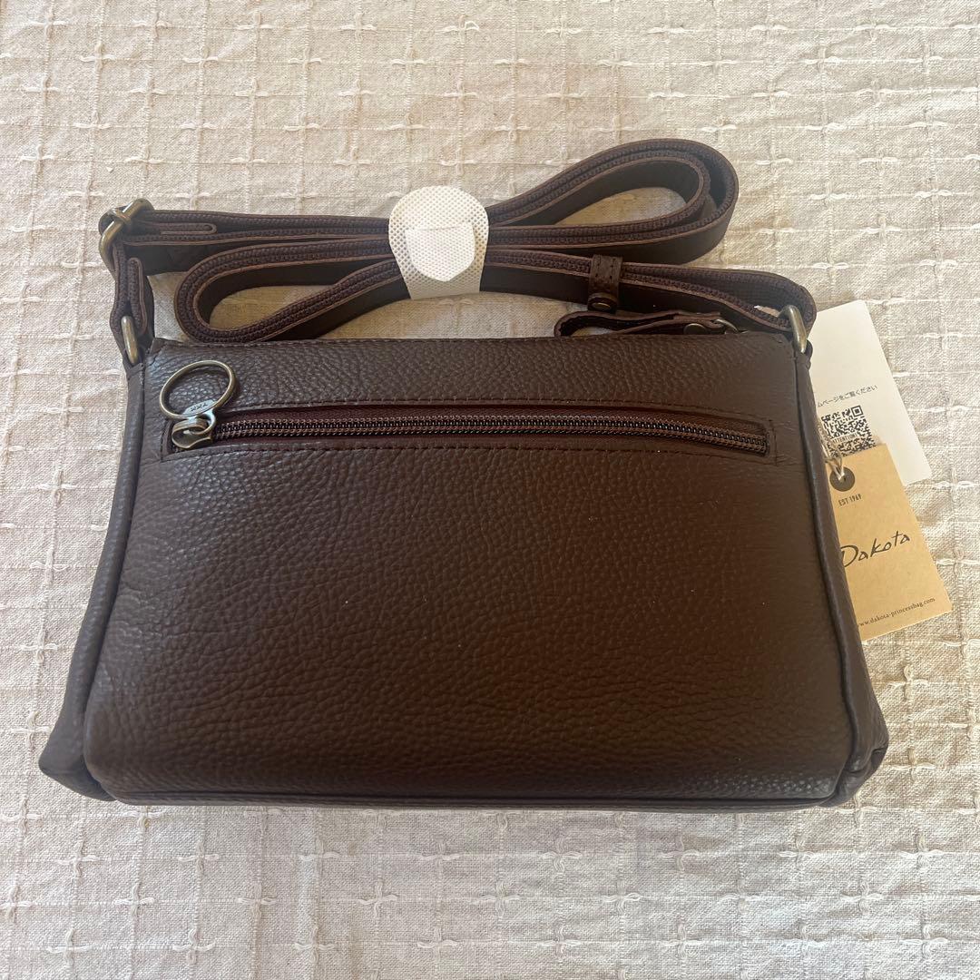 Dakota ダークブラウン ショルダーバッグ